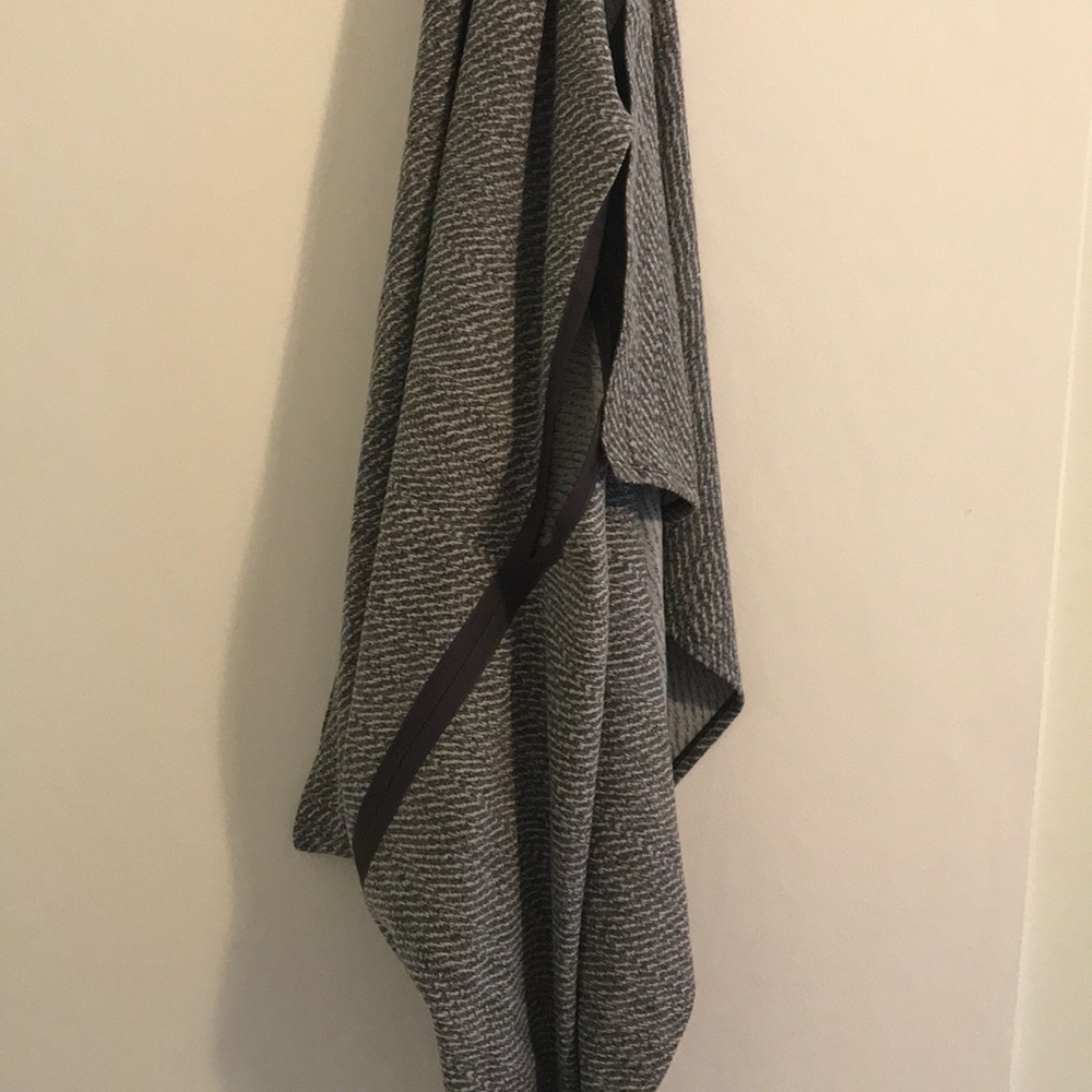 Lululemon vinyasa wrap scarf